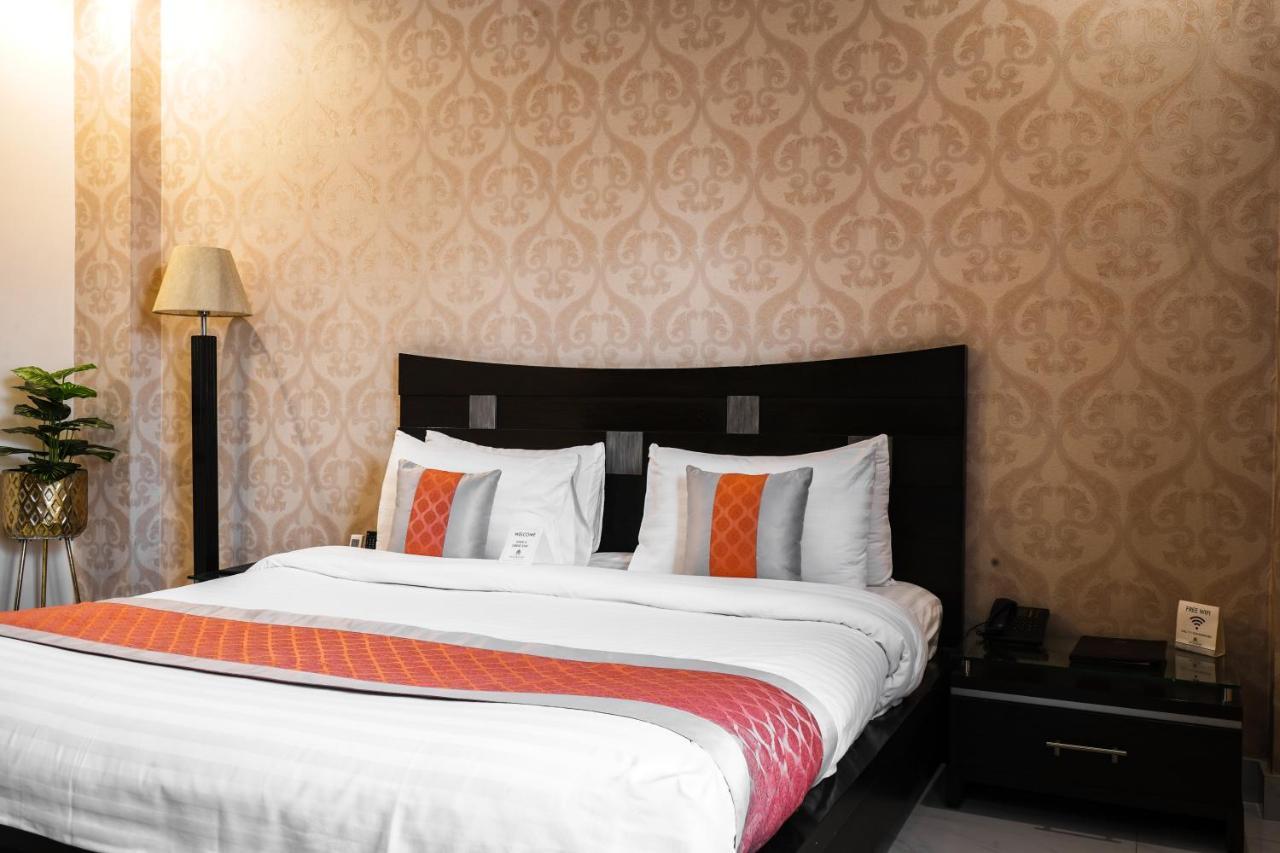 Oxygym Club Hotel & Suites Faisalabad Ngoại thất bức ảnh